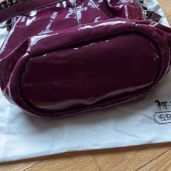 Coach Plum Patent Leather Bucket handbag - Picture 5 of 9